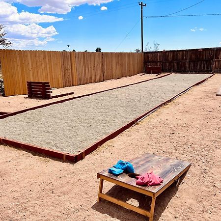 Private Jt Cabin - Ev L2 Station, Hammocks, Fire Pit, Bbq, Bocce Ball, Cornhole Yucca Valley Dış mekan fotoğraf